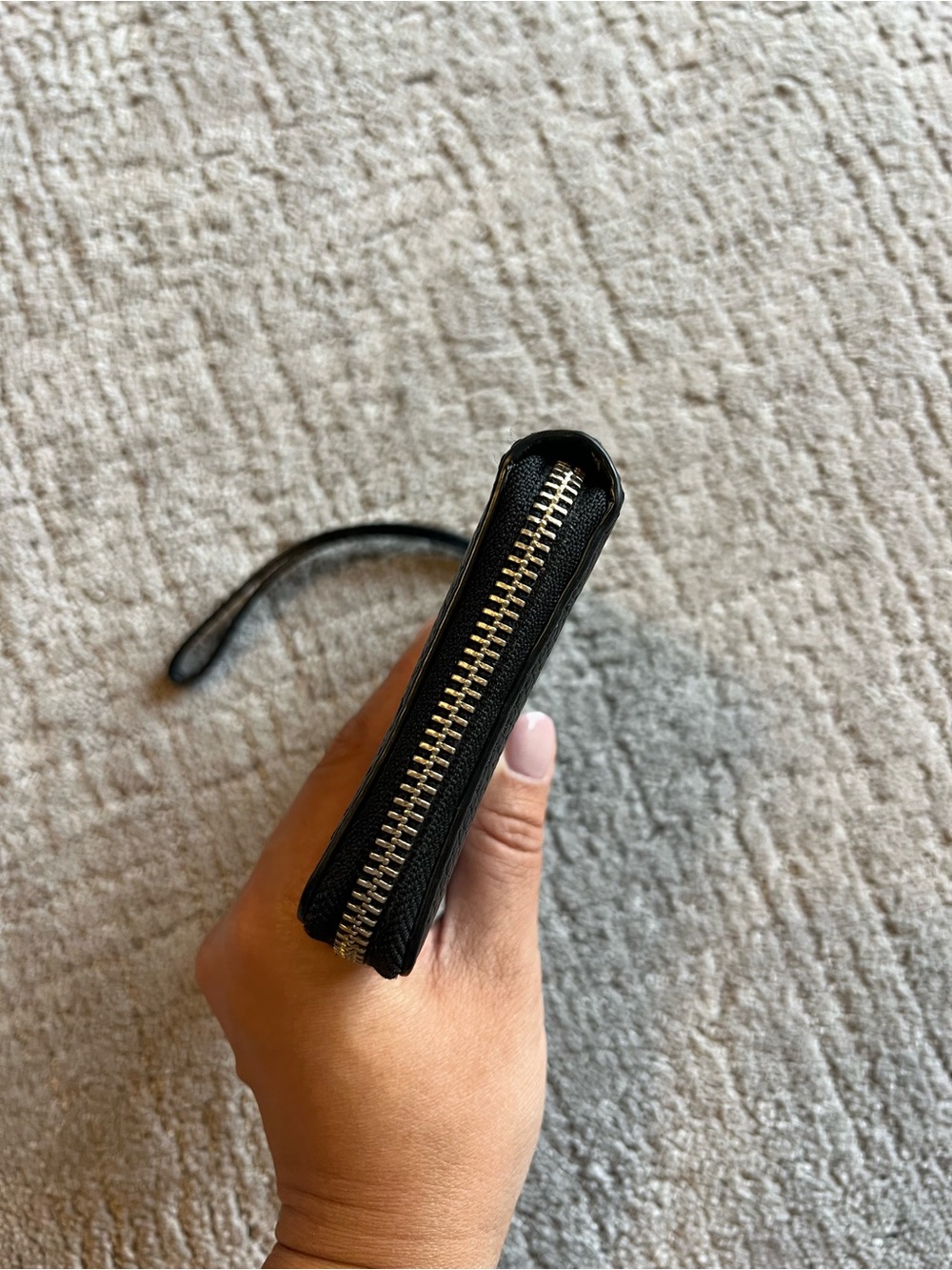 Marc Jacobs Black Pebbled Leather Wristlet Wallet with Strap - Picture 4 of 11